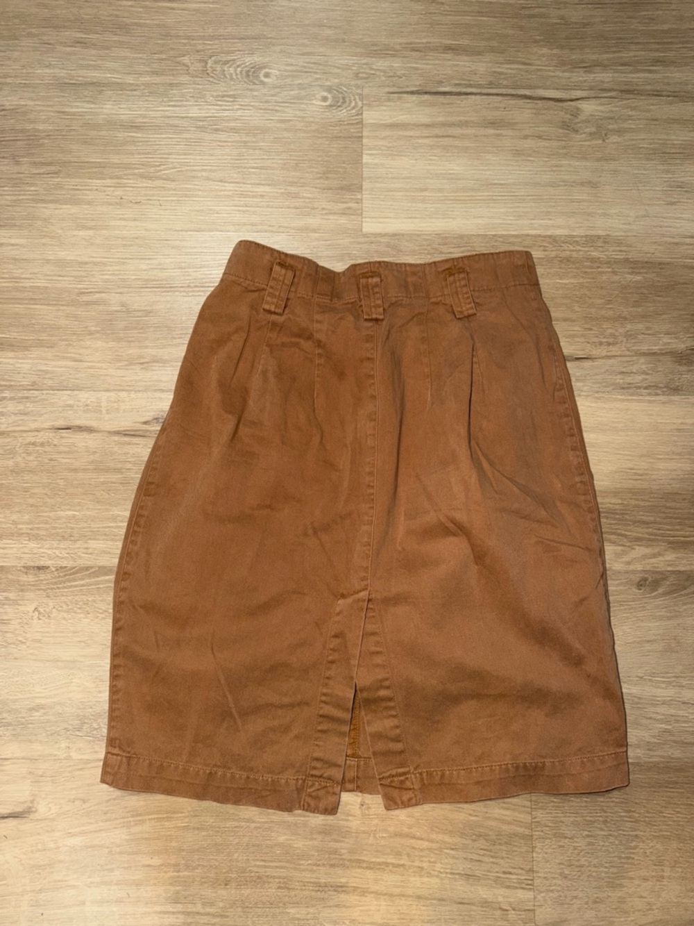 Tailored High-Waist Midi Skirt in Rust - Picture 2 of 3